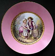 SEVRES 19TH CENTURY FRENCH PORCELAIN HAND PAINTED RURAL LOVERS PATTERN SAUCER DISH DATED C.1835