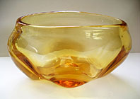 WHITEFRIARS ART GLASS GOLDEN AMBER PATTERN 9250 LARGE LOBED VASE BOWL - DESIGNED BY JAMES HOGAN BETWEEN 1940-46
